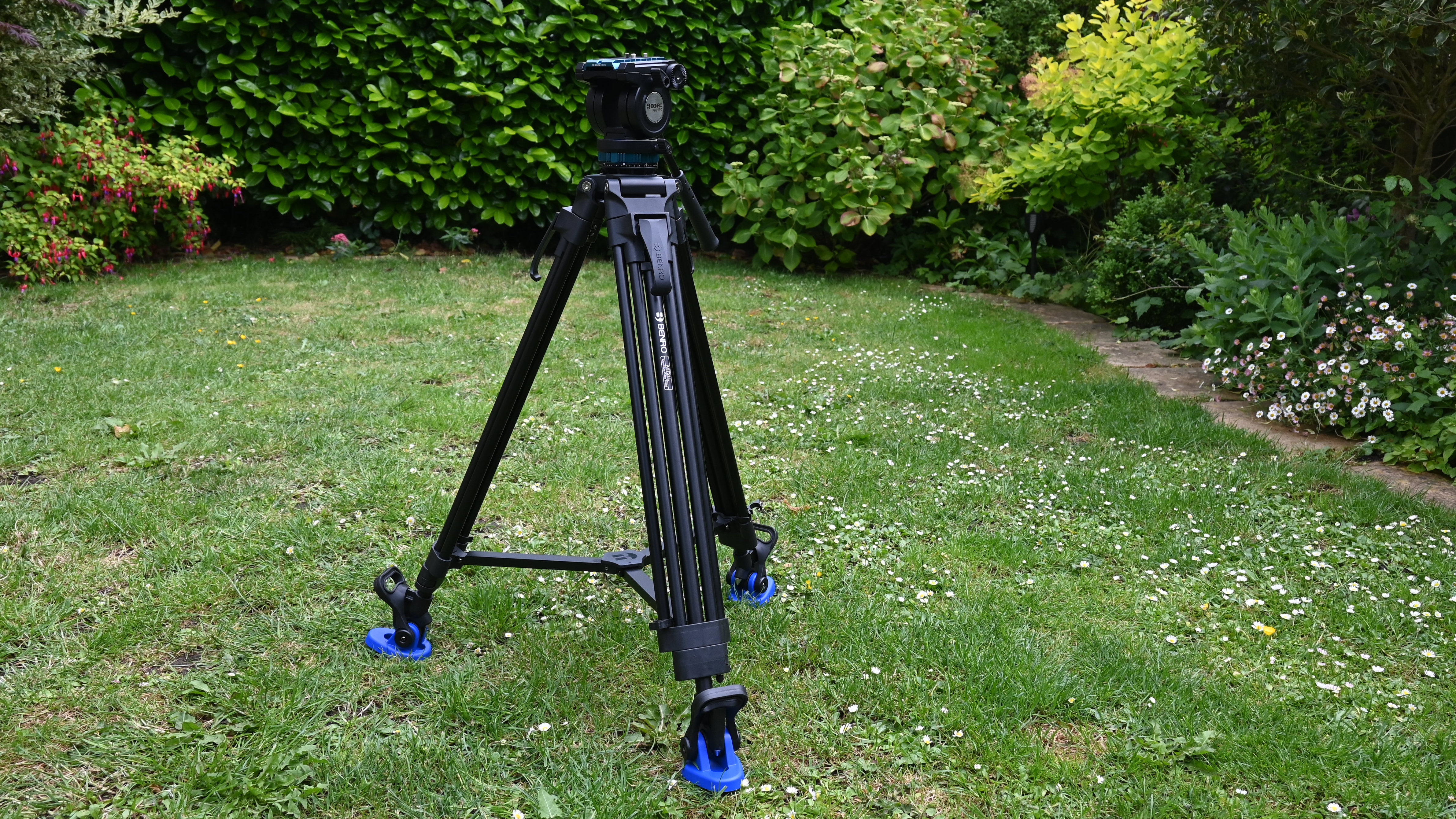 Benro A572LLKH Lightning Lock Aluminum Video Tripod Kit