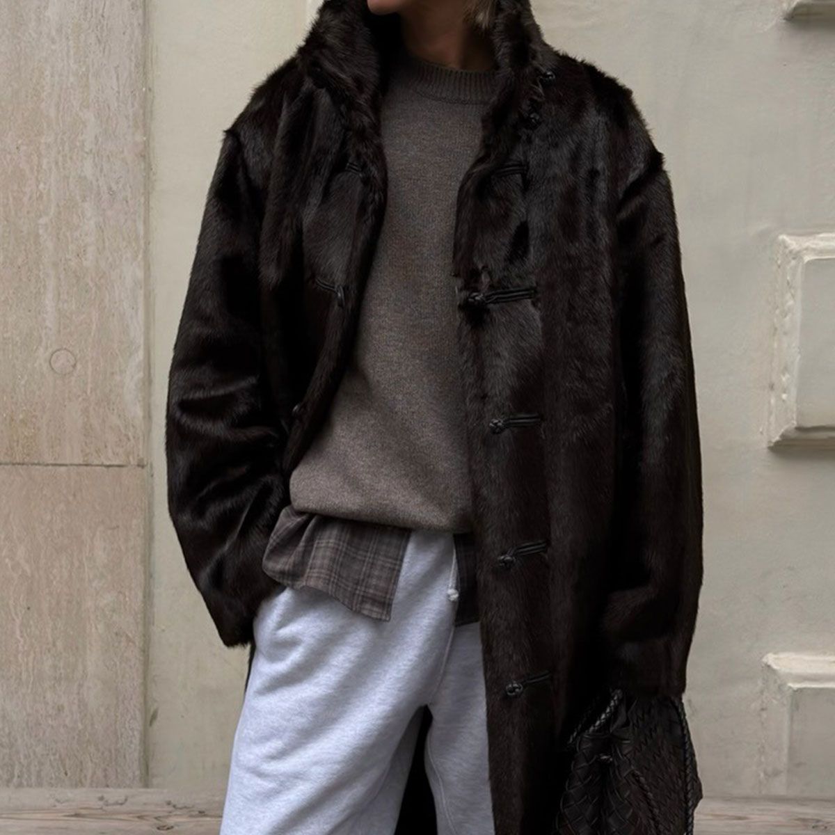 @hannahlewisstylist outfit in rohe fur coat