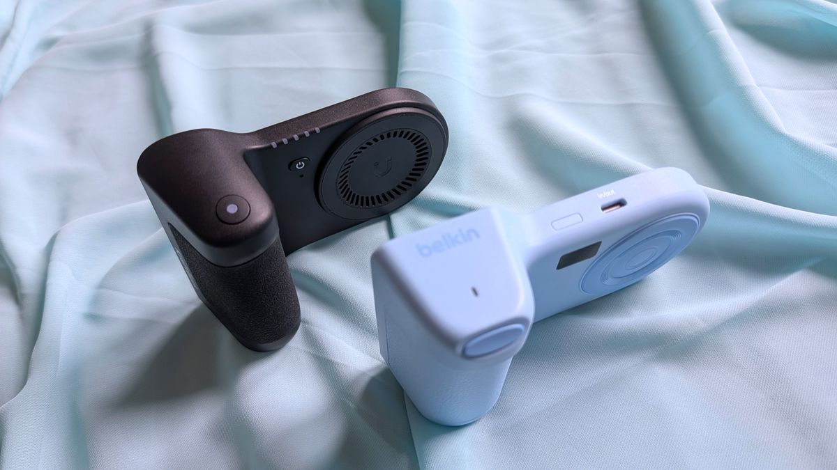 Belkin Stage PowerGrip and KraftGeek PowerShutter power bank stands