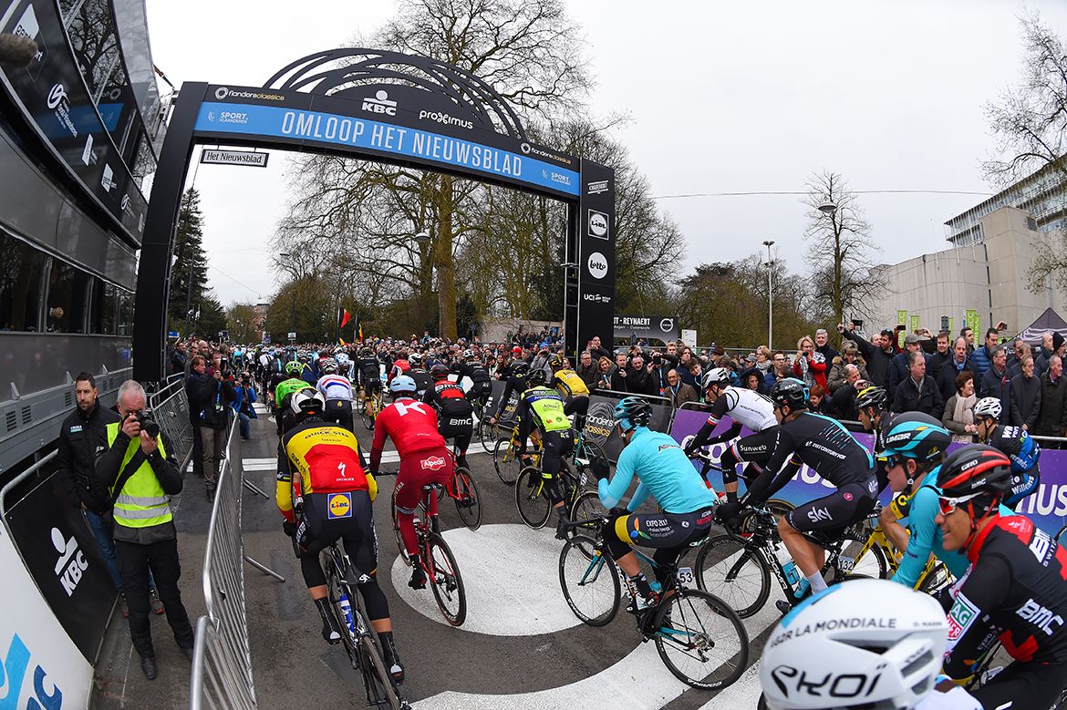 Riders rolling out at Omloop Het Nieuwsblad