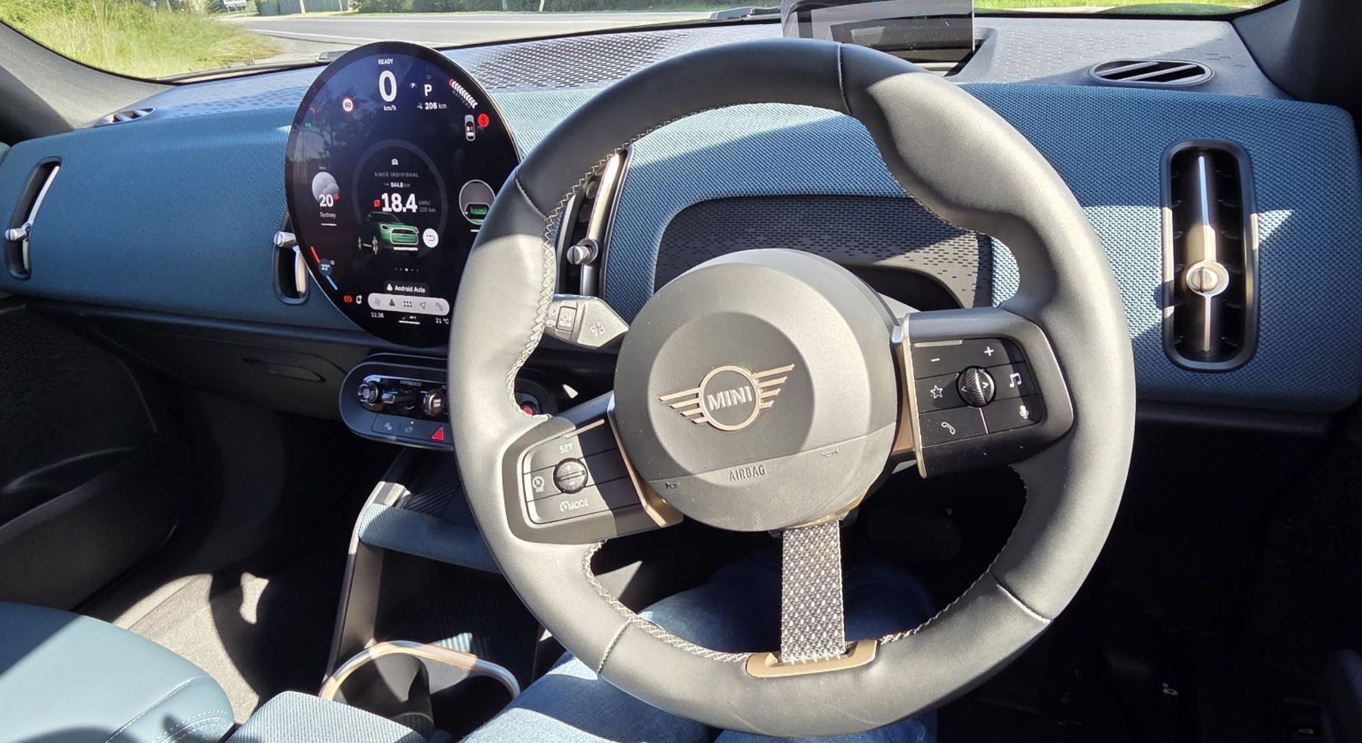 The Mini Countryman's steering wheel