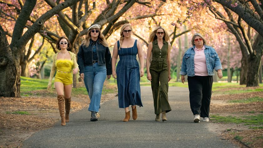  Lizze Broadway as Shirley, Jillian Bell as Kate, Amy Schumer as Lainy, Brianne Howey as Megan and Urzila Carlson as Fallon in Kinda Pregnant