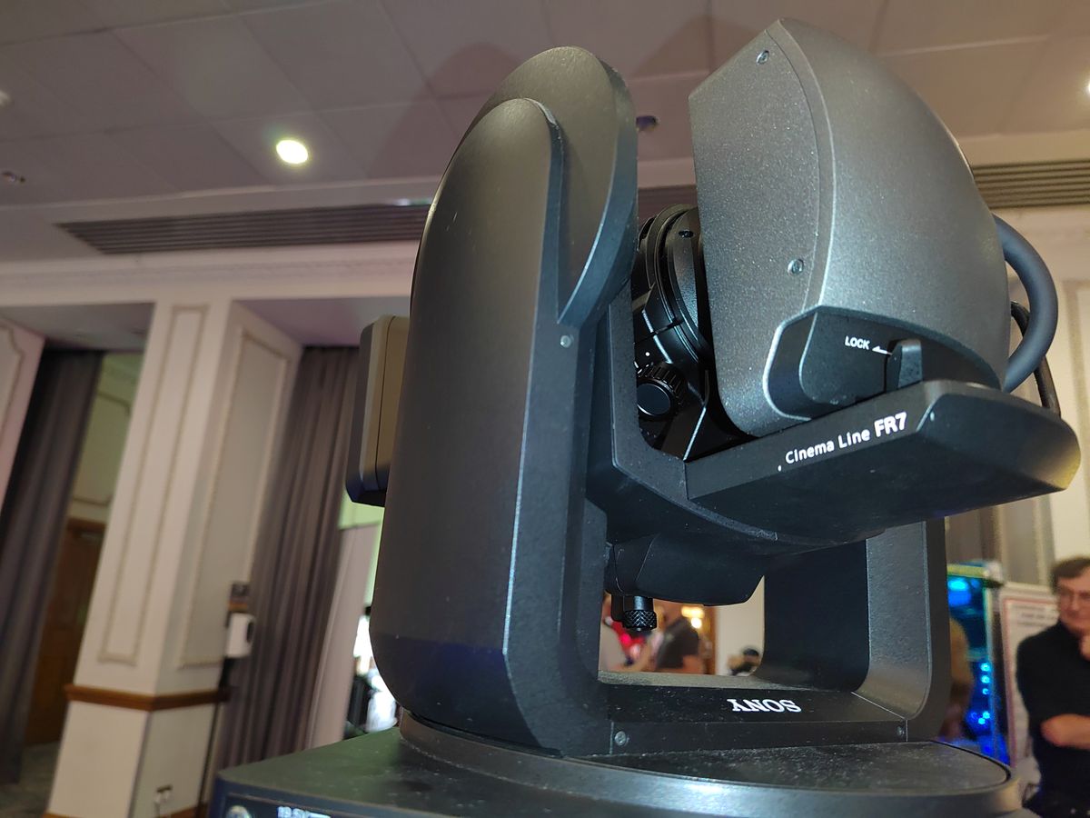 Sony FR7