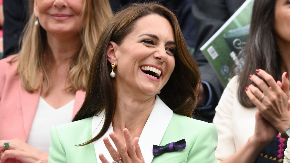 Princess Kate Appeared to Be Happy to Rough It In the Rain at Wimbledon ...