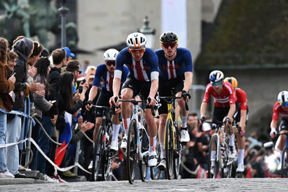 Kevin Vermaerke riding in front of Matteo Jorgenson and Brandon McNulty during the 97th UCI Cycling World Championships in Zurich (Photo by Tim de Waele/Getty Images)