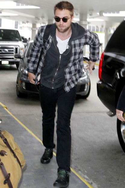Robert Pattinson returns to LA