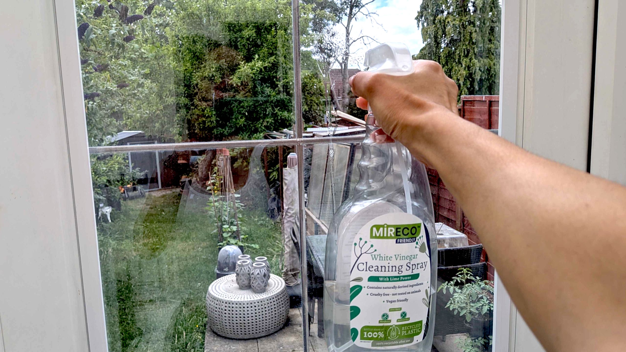 How to clean windows with vinegar for streak-free glass (yes, it really works)
