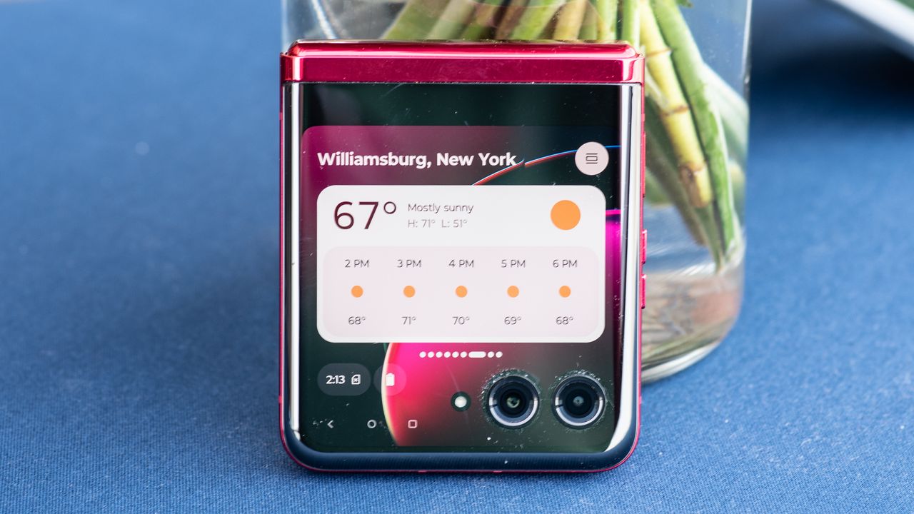 Motorola Razr Plus (2023)