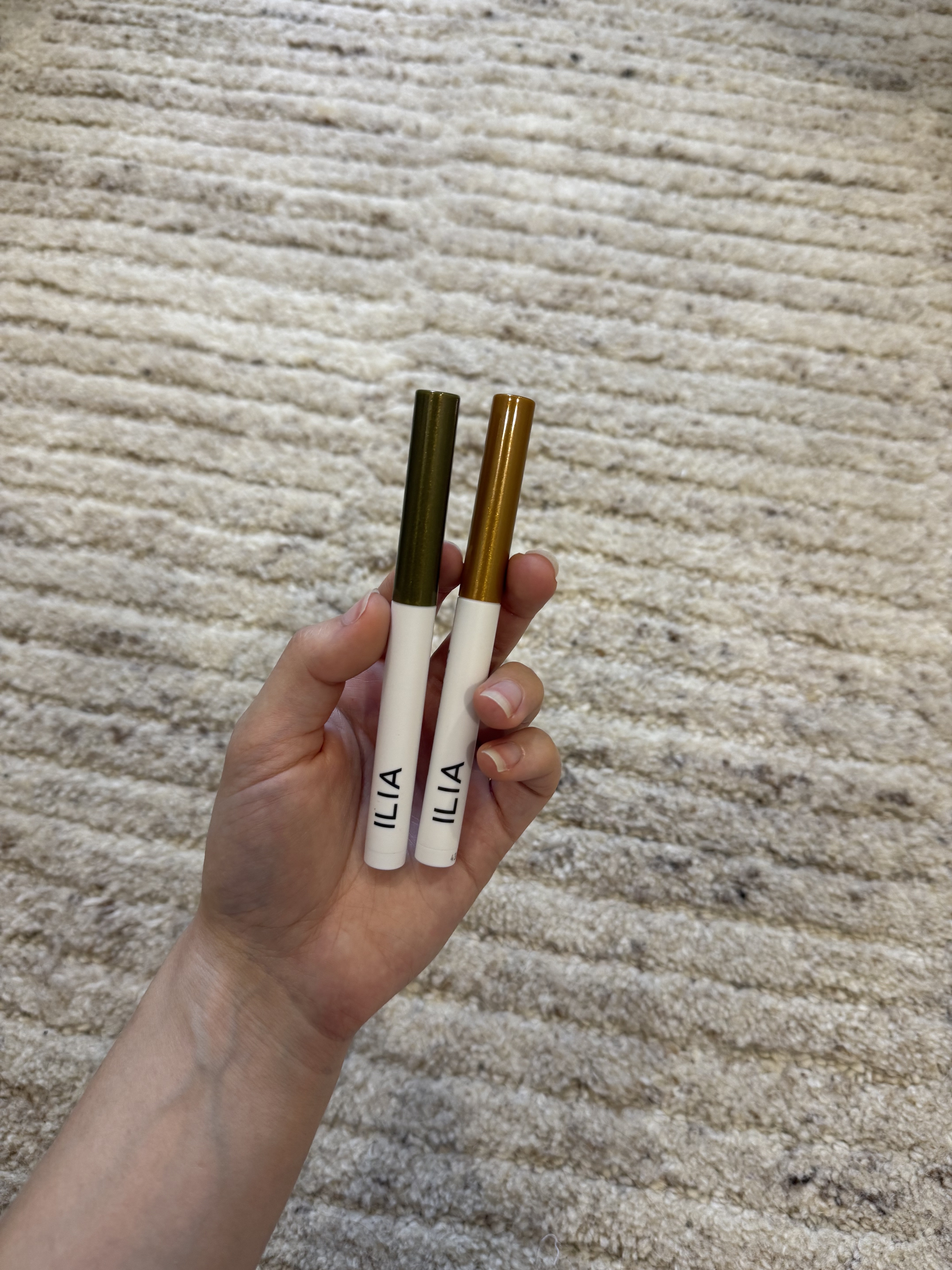 Jamie Schneider testing the best eye shadows for blue eyes
