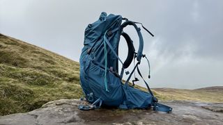 Highlander Ben Nevis 52L Rucksack: side profile