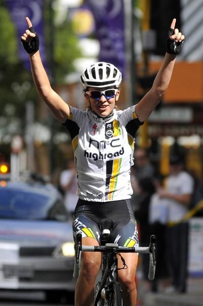 Amanda Miller (HTC Highroad) wins the criterium