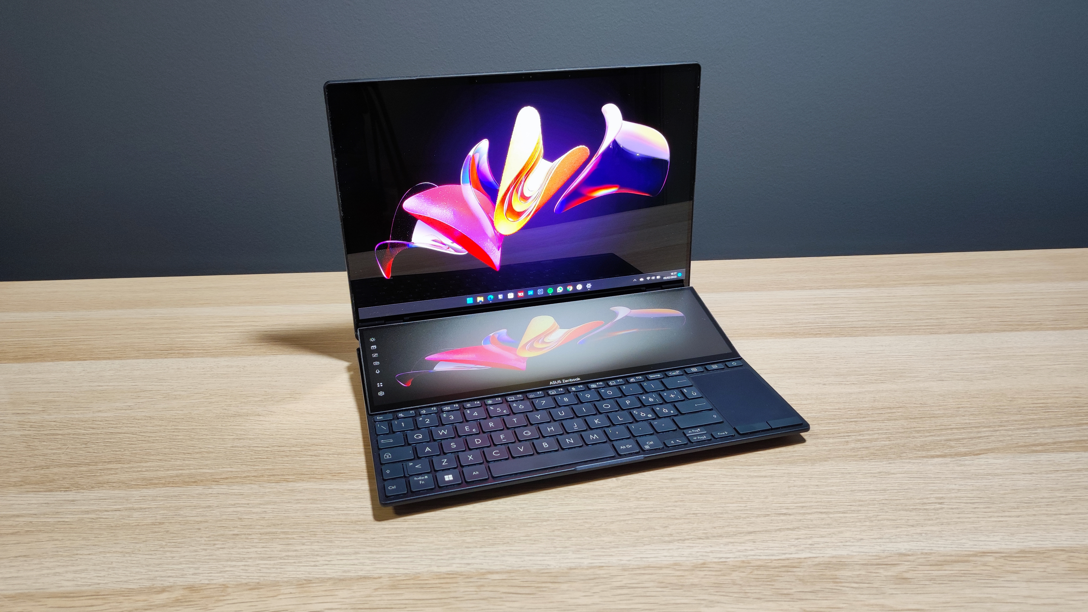 Asus Zenbook Pro 14 Duo OLED (UX8402)