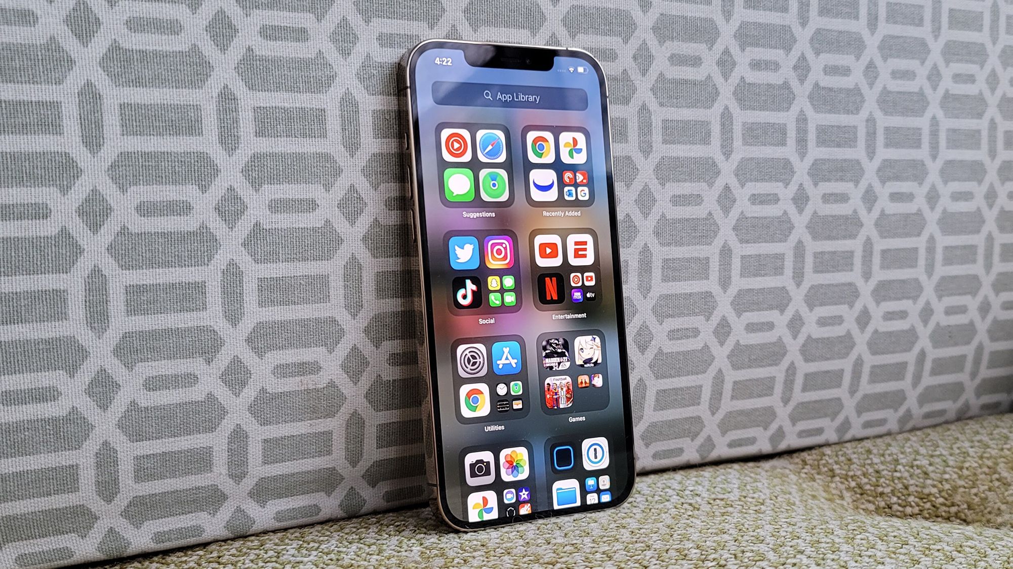 iPhone 13 with 120Hz display is a sure thing — thanks to Samsung ...