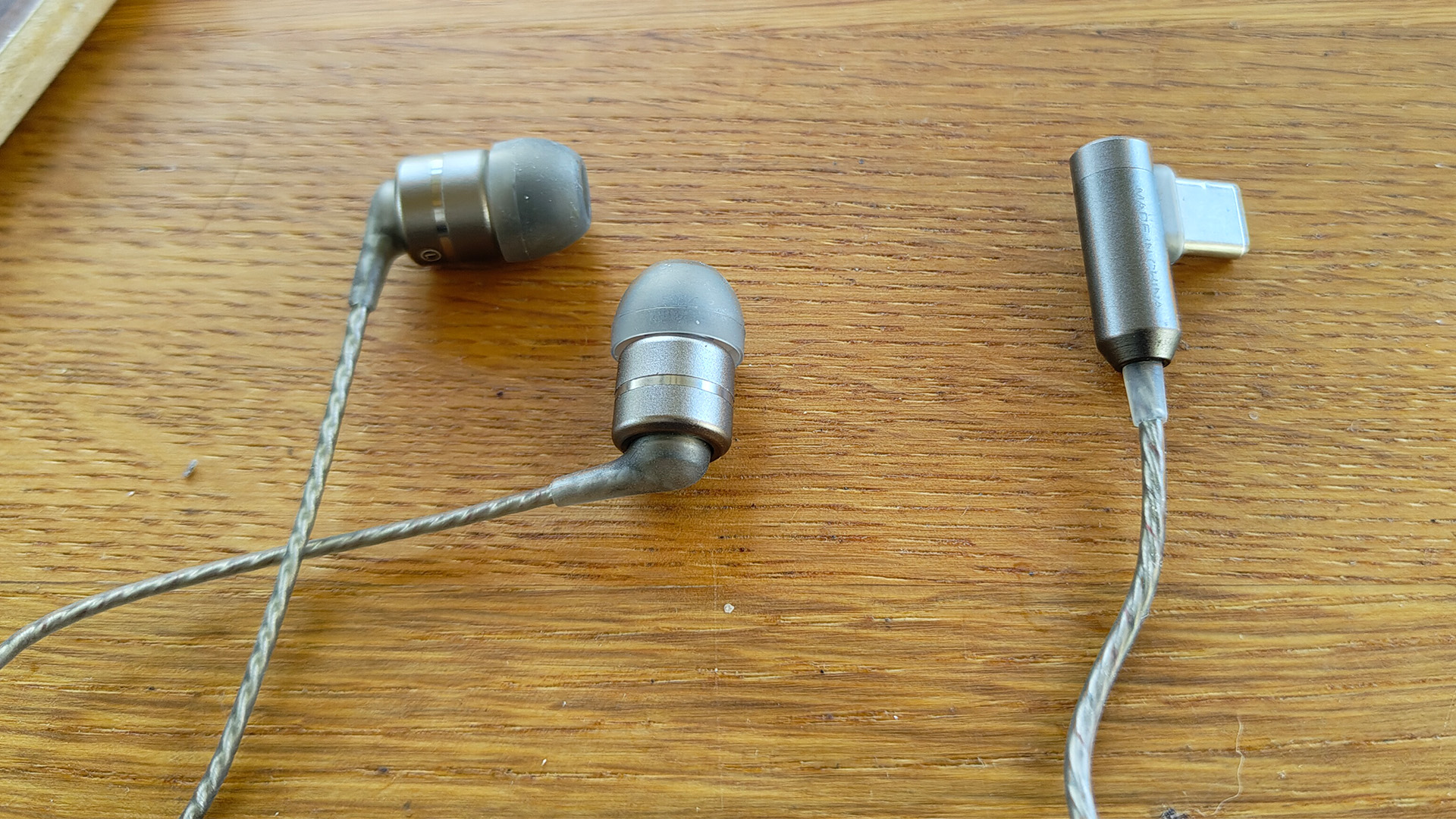 SoundMagic E80D wired in-ear headphones
