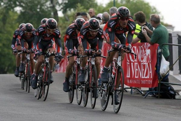 Caisse d'Epargne en route to a 14th place in the opening stage.