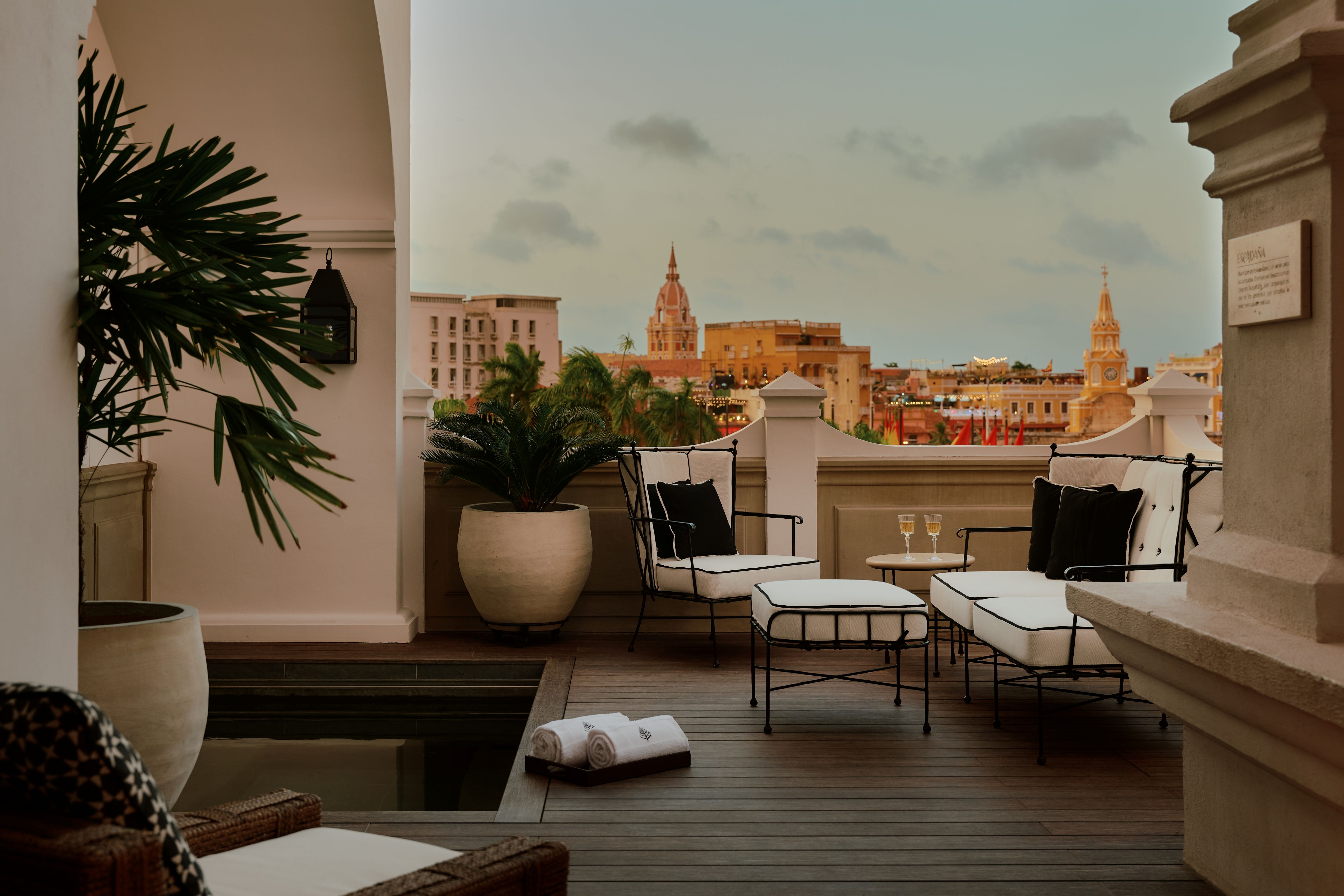 review of four seasons hotels and residences cartagena