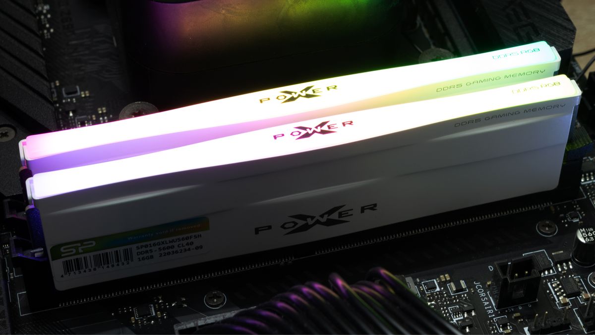 Silicon Power Xpower Zenith RGB DDR5-5600 C40 Review: Big