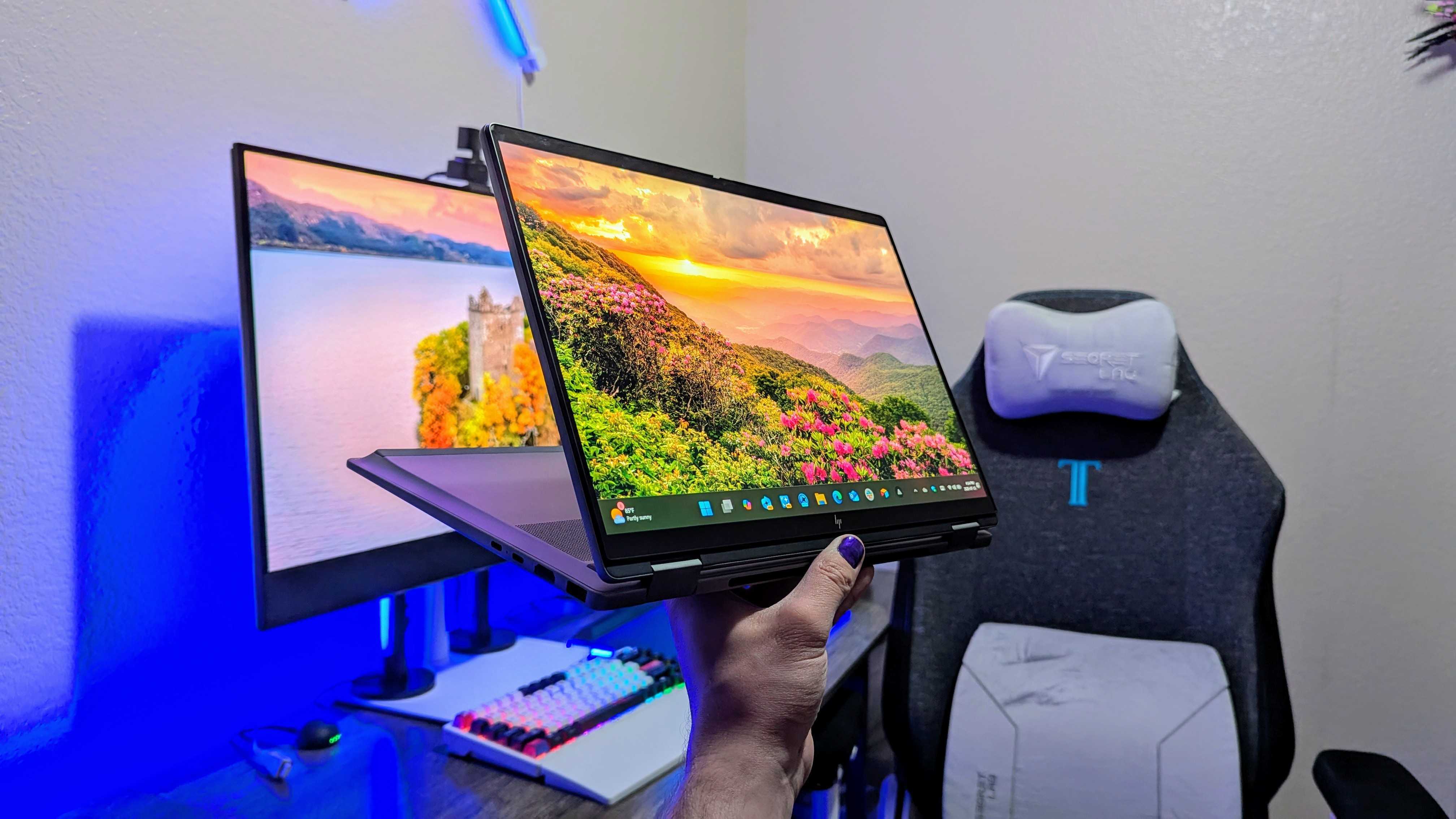 Image of the HP OmniBook X Flip 14 (2025) laptop.