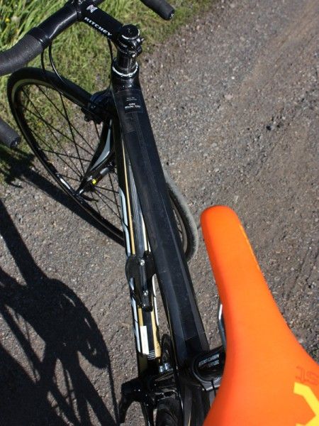 The top tube is still rather broad, however, so front end torsional rigidity is still expected to be quite high.