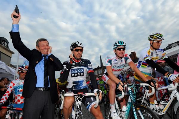 Fabian Cancellara (Saxo Bank) and Jurgen Van Den Broeck (Omega Phama-Loto) wait for the start.