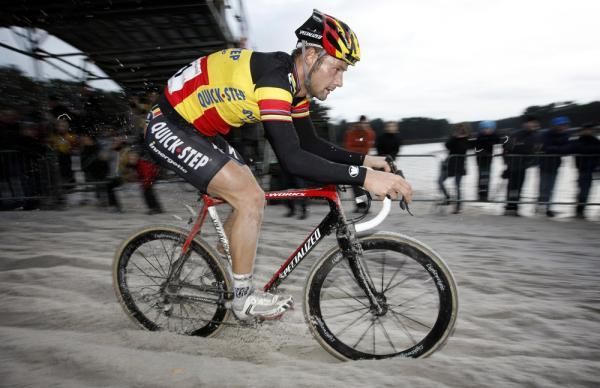 Tom Boonen shows his 'cross skills.