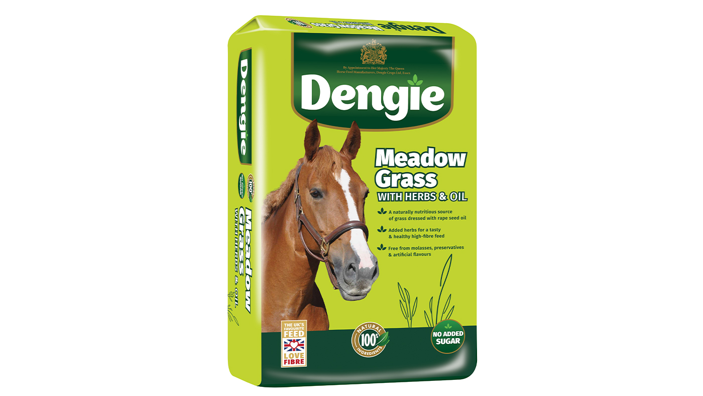 Dengie Meadow Grass With Herbs And Oil feed for older horses