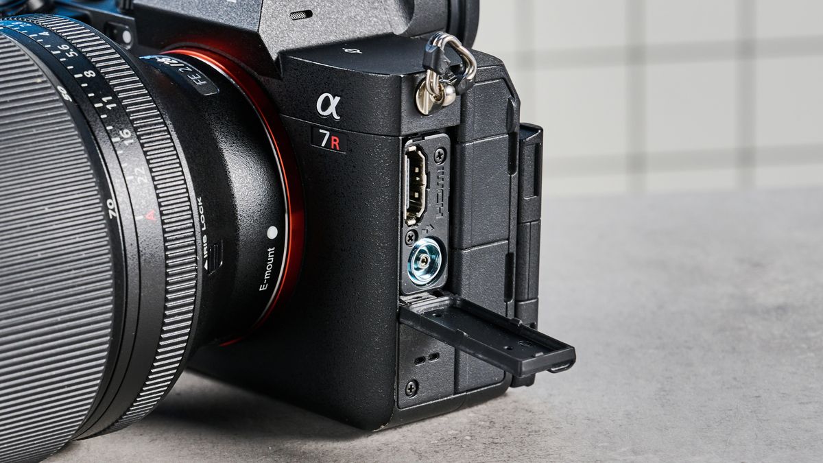 The Sony A7RV with its HDMI port showing
