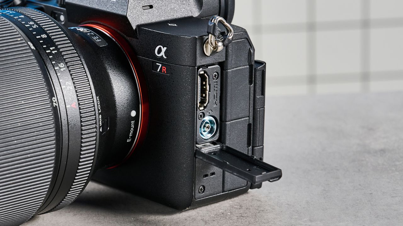 The Sony A7RV with its HDMI port showing