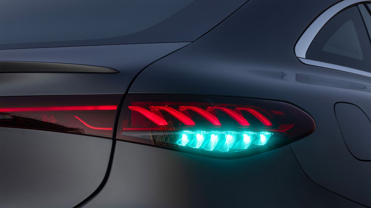 Self-driving cars could get these turquoise taillights to warn you when ...