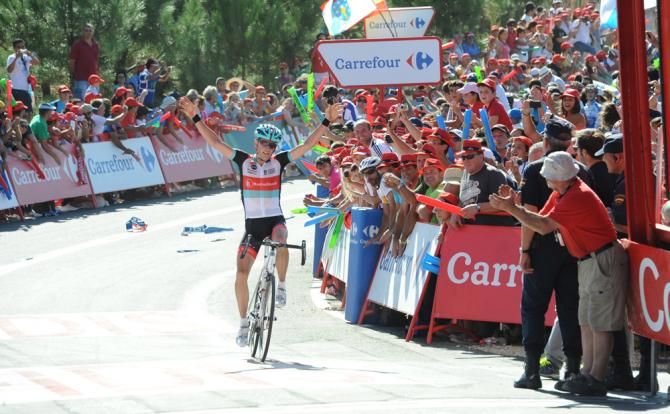 Chris Horner (RadioShack) takes a famous win at the Vuelta a Espana