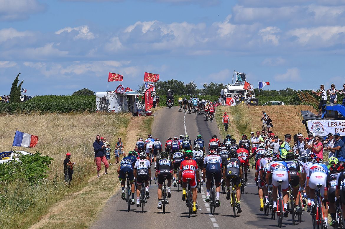 The winds broke the peloton into pieces