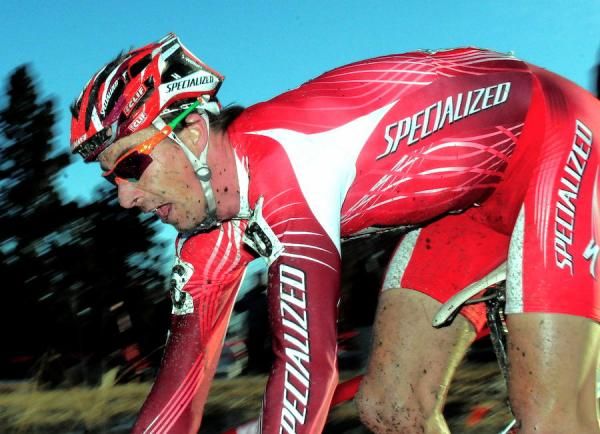 Todd Wells (Specialized) in fourth position.