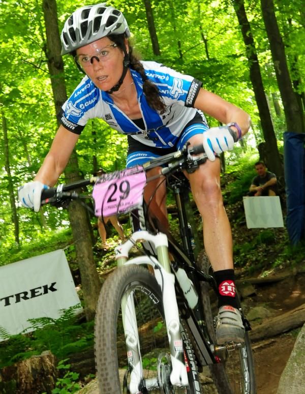 Kelli Emmett (Giant) putting in an impressive 5th place ride