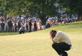 Mickelson holds head in hands at US Open