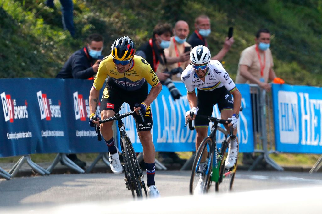 MUR DE HUY BELGIUM APRIL 21 Primoz Roglic of Slovenia and Team Jumbo Visma Julian Alaphilippe of France and Team Deceuninck QuickStep sprint on arrival during the 85th La Fleche Wallonne 2021 Men Elite a 1936km race from Charleroi to Mur de Huy 204m FlecheWallonne on April 21 2021 in Mur de Huy Belgium Photo by Bas CzerwinskiGetty Images