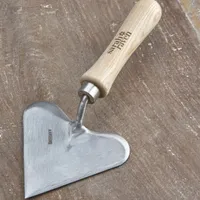 Heart-shaped Trowel, was £49.95 now £34.97 | Sarah Raven