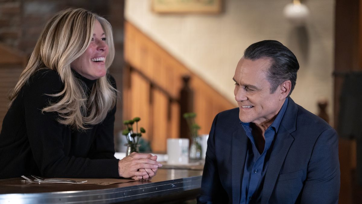 Laura Wright and Maurice Benard as Carly and Sonny laughing in General Hospital