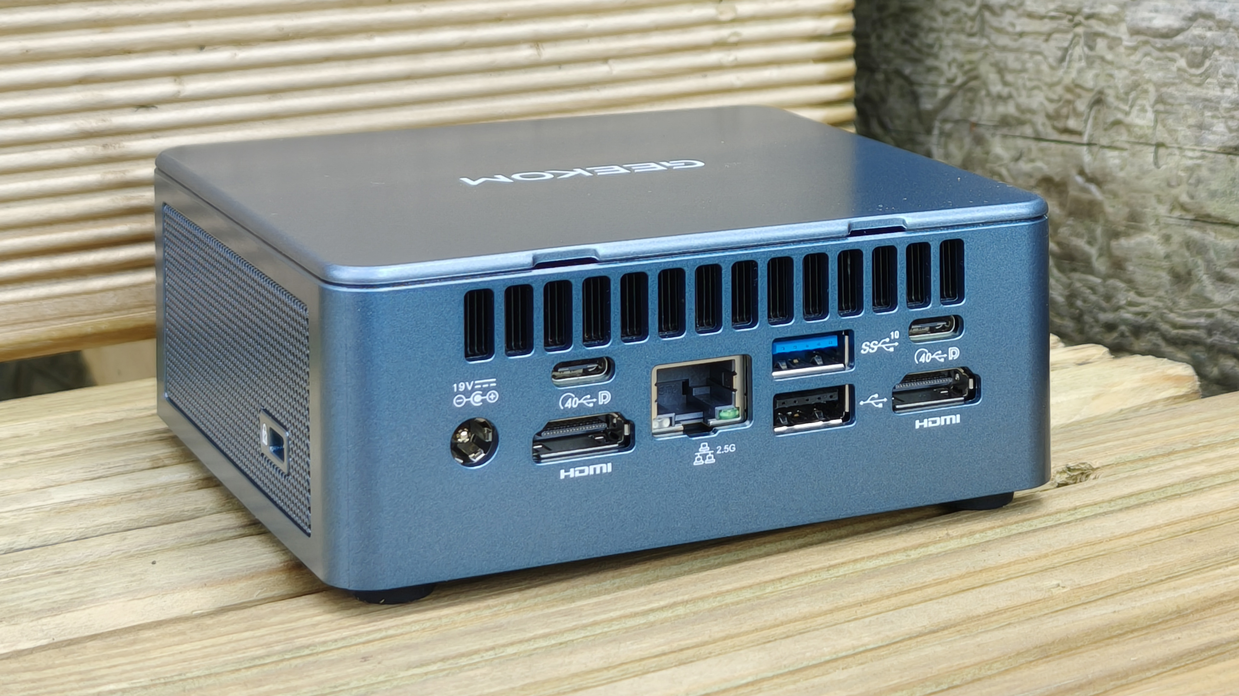 Geekom IT13 mini PC
