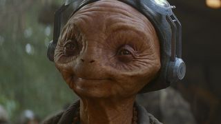 Maz Kanata smiling without her goggles on