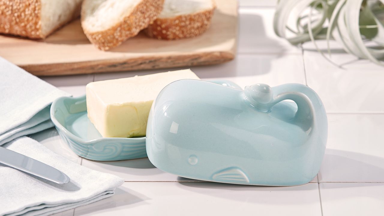 Gifts the give back: Oh Whale butter dish 