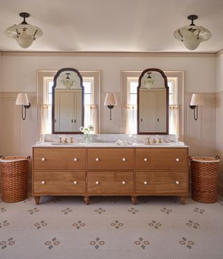 A neutral bathroom in a pale shade of pink