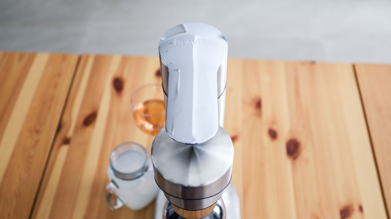 Breville the InFizz Fusion sparkling beverage maker in Brushed Steel