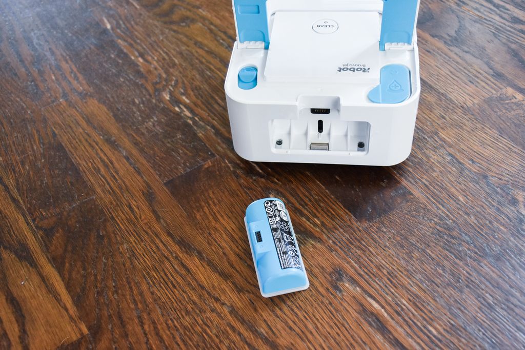 IRobot® Braava Jet™ 240 Mopping Robot | Tech Nuggets - View #5