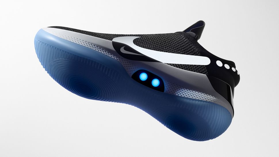 nike app lacing shoes