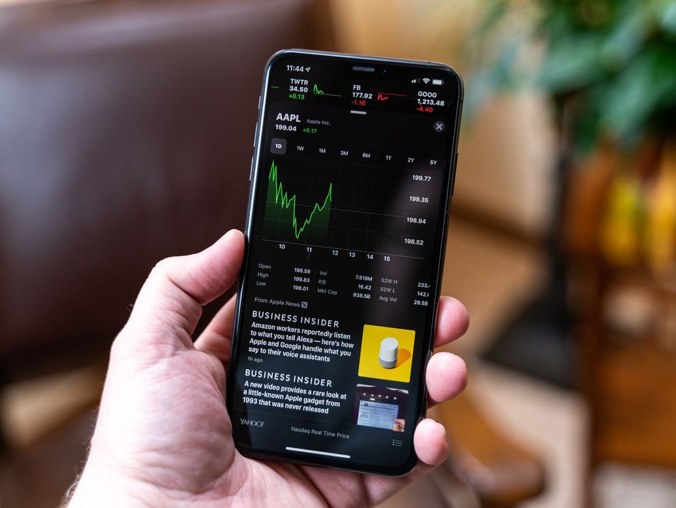 how to talk to siri on iphone xs