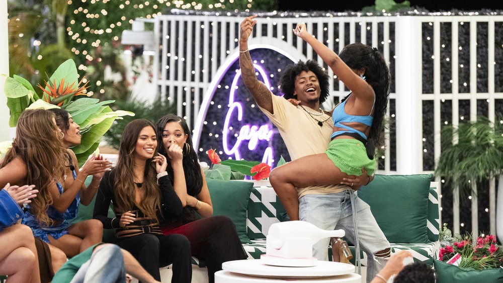 Daniela Noelle Ortiz-Rivera, Catherine Marshall, Destiny Herzog, Sierra Mills, Kordell Beckham and Daia McGhee during Casa Amor in Love Island USA season 6