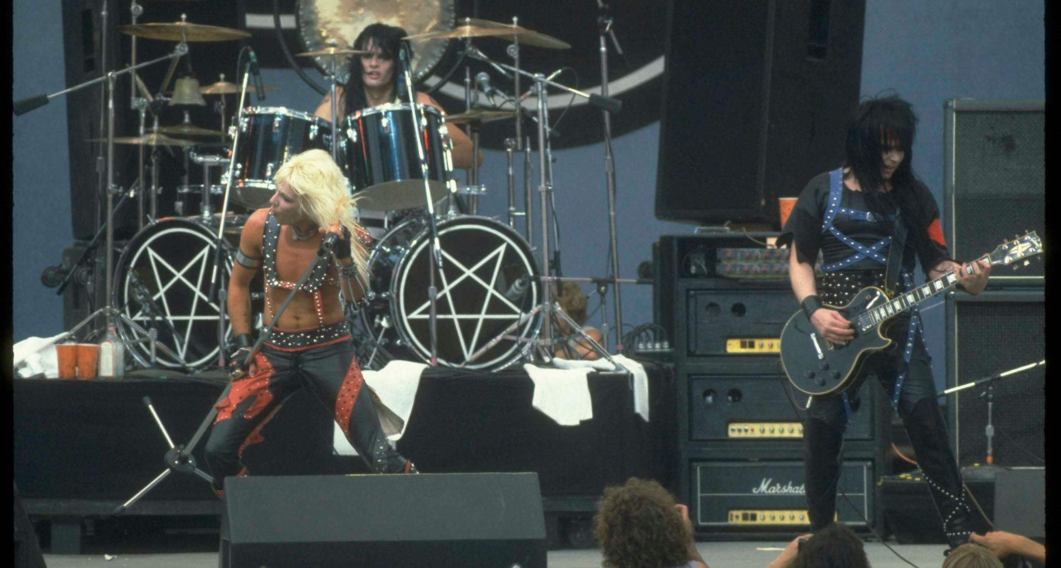 M&amp;ouml;tley Cr&amp;uuml;e live in 1983