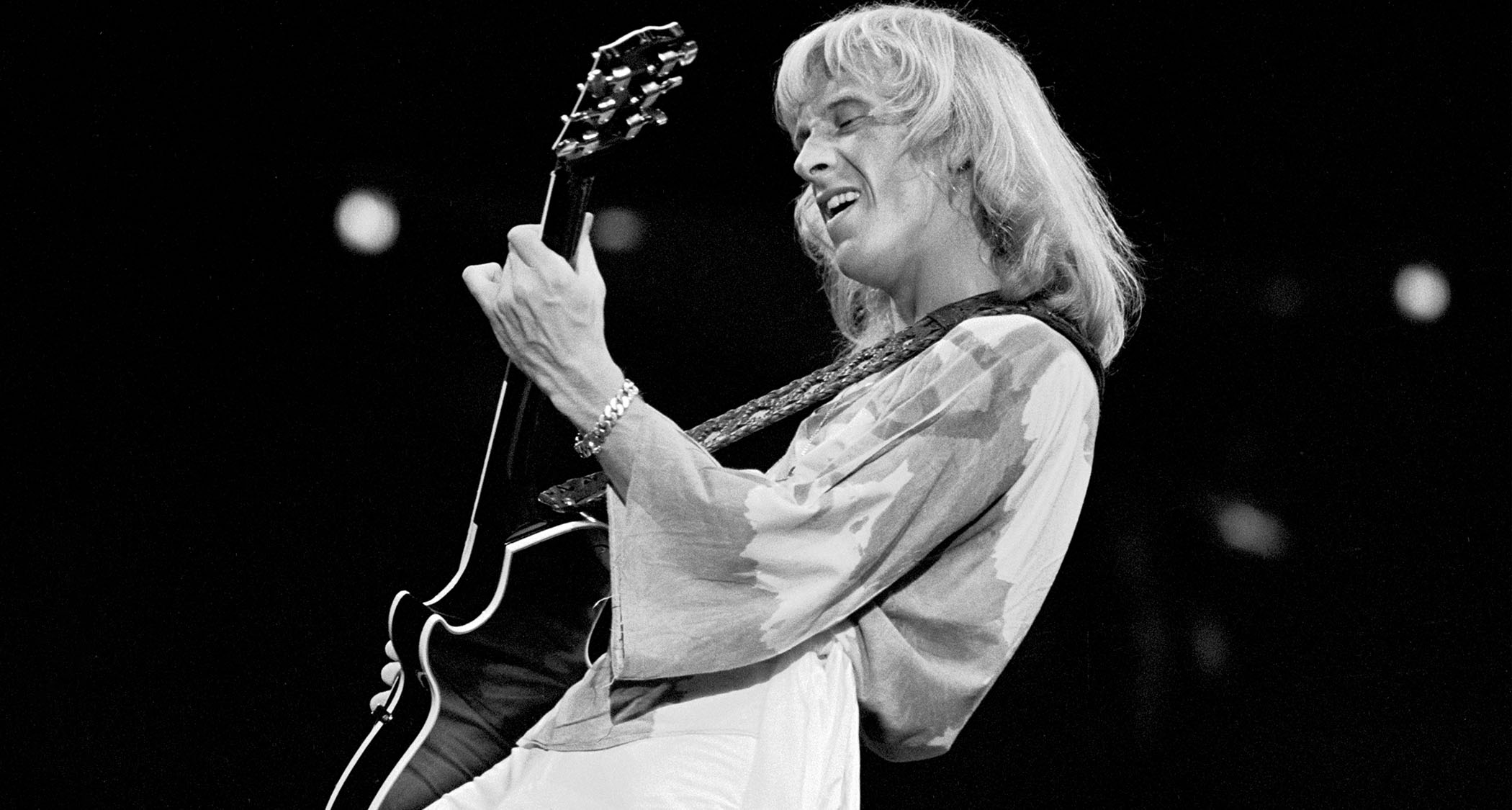 Davey Johnstone plays his 1972 Gibson Les Paul Custom live with Elton John in 1976.