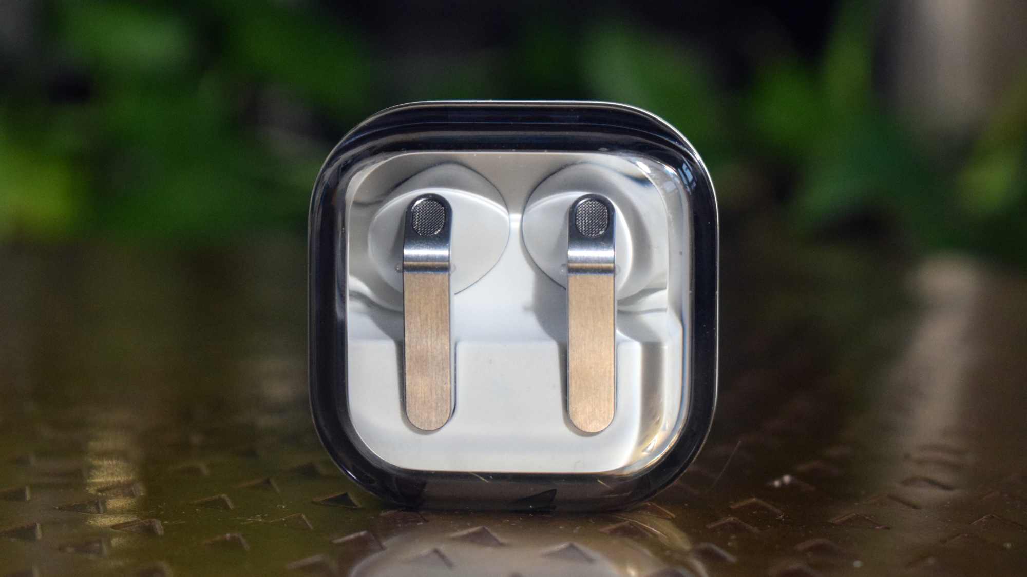 The Samsung Galaxy Buds 4 Pro in their case.