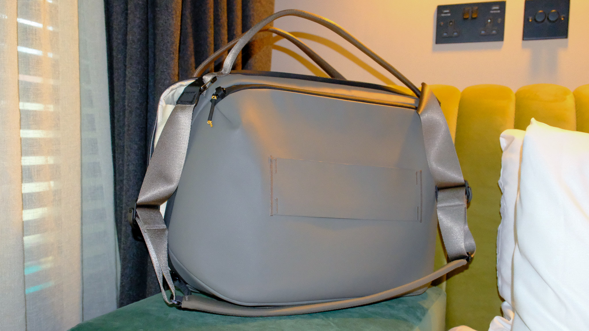 Peak Design Travel Weekender 25L review